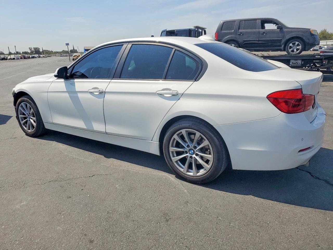 2016 BMW 320 I - zdjęcie 2