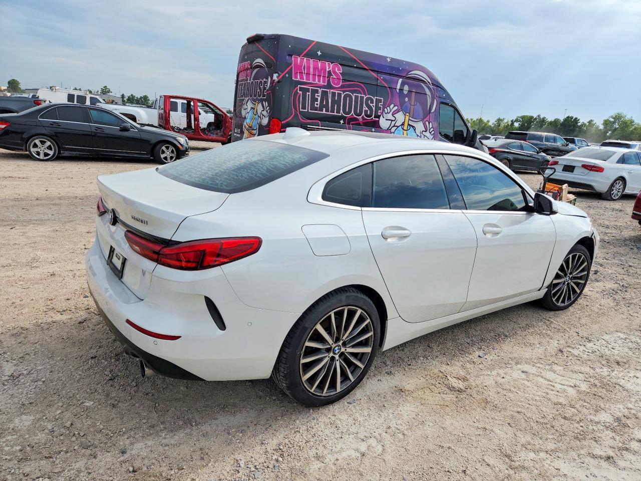2021 BMW Seria 2 228i - zdjęcie 3
