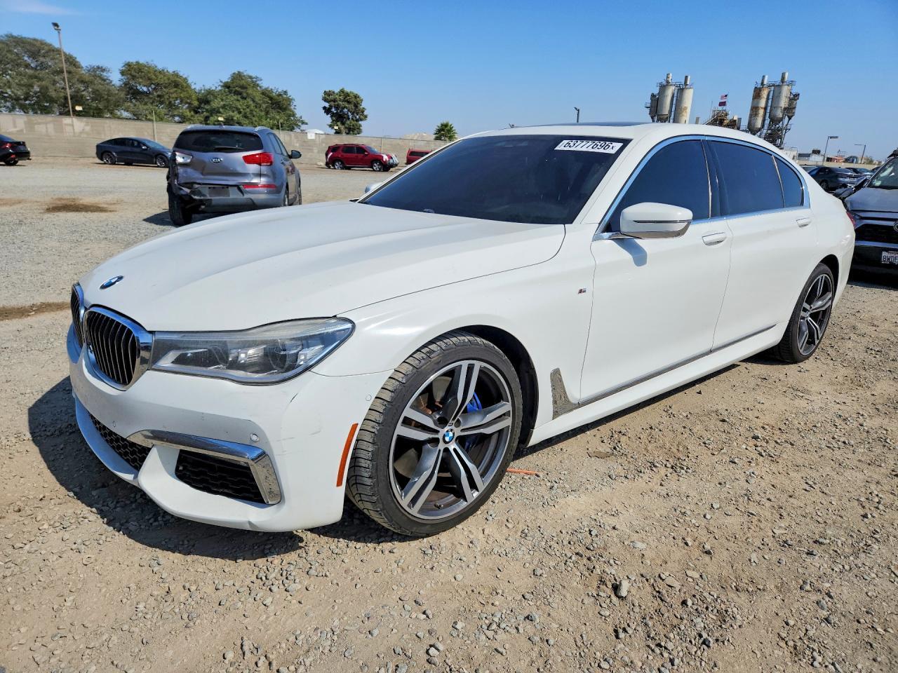 2017 BMW Seria 7 B7 - zdjęcie główne