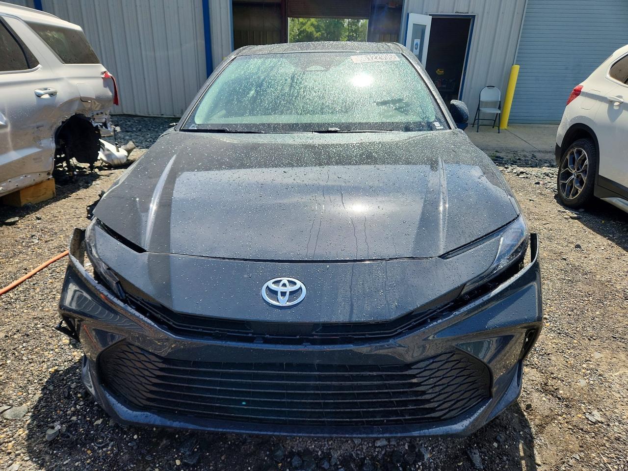 2026 Toyota Camry Le - zdjęcie 5