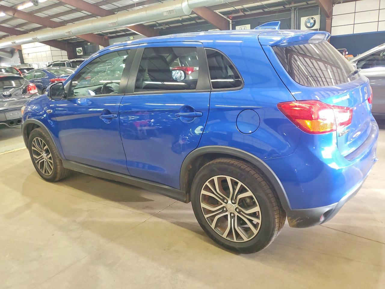 2017 Mitsubishi Outlander Sport Es - zdjęcie 2