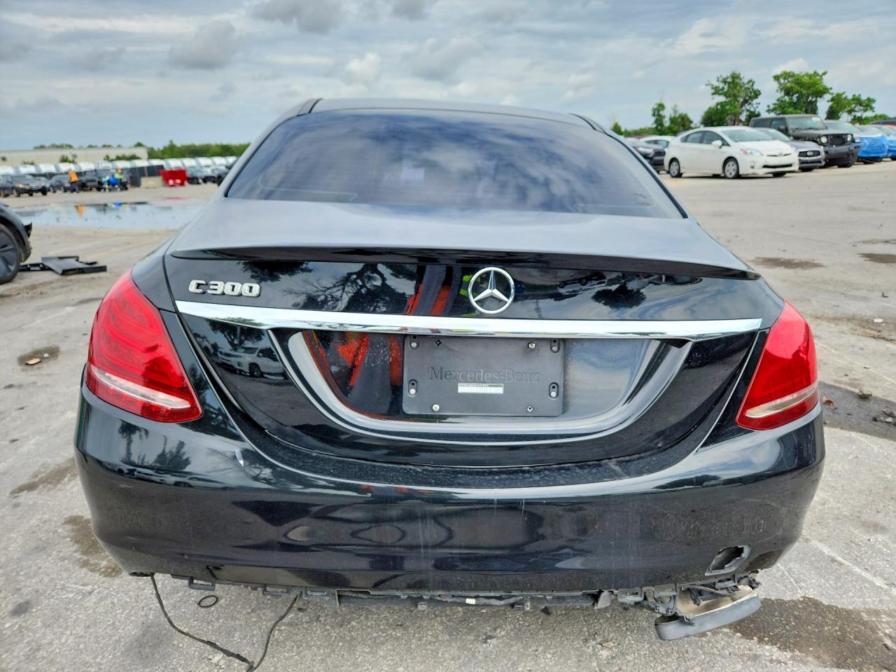 2016 Mercedes-Benz C 300 - zdjęcie 6