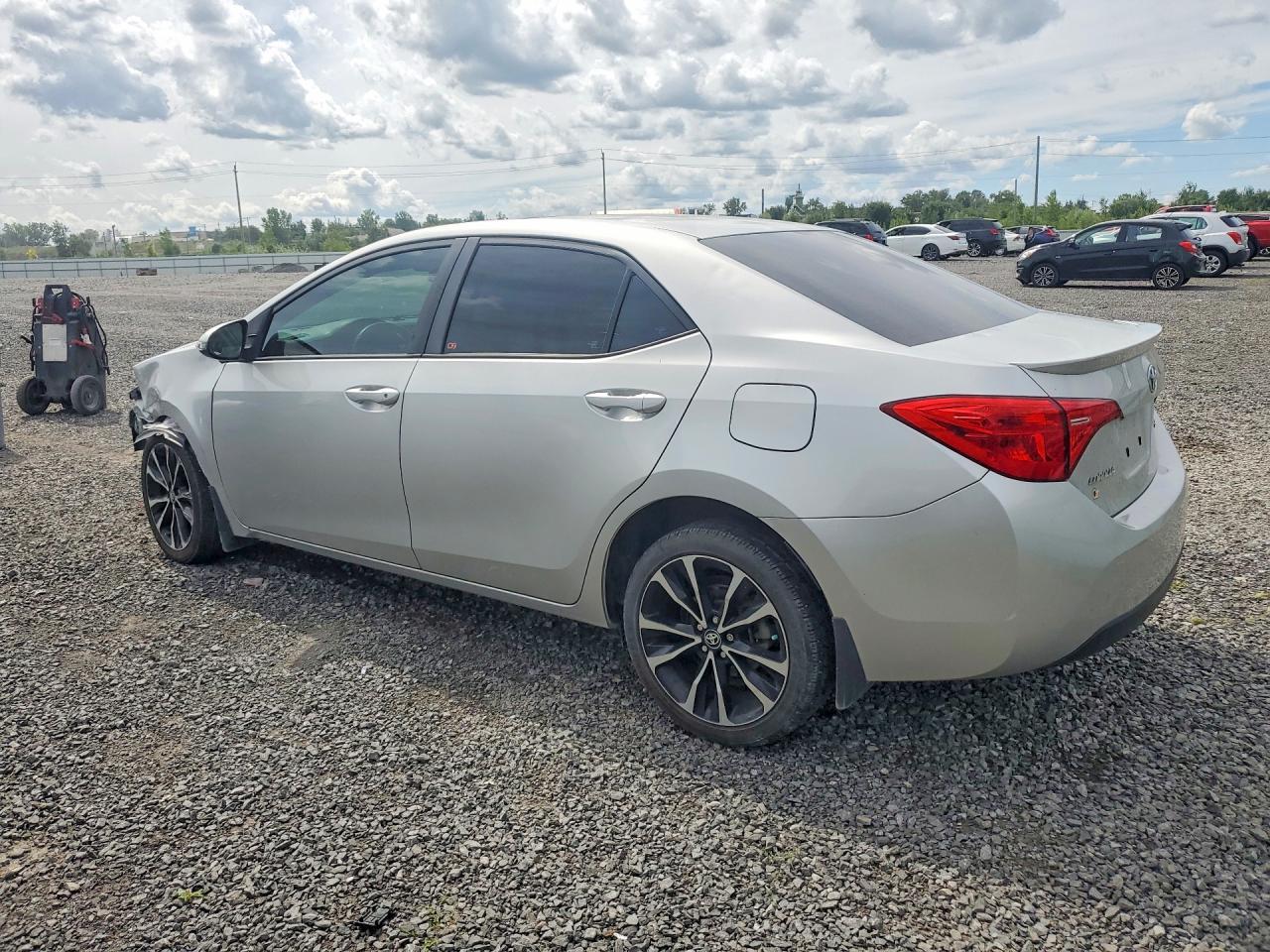 2019 Toyota Corolla Se - zdjęcie 2