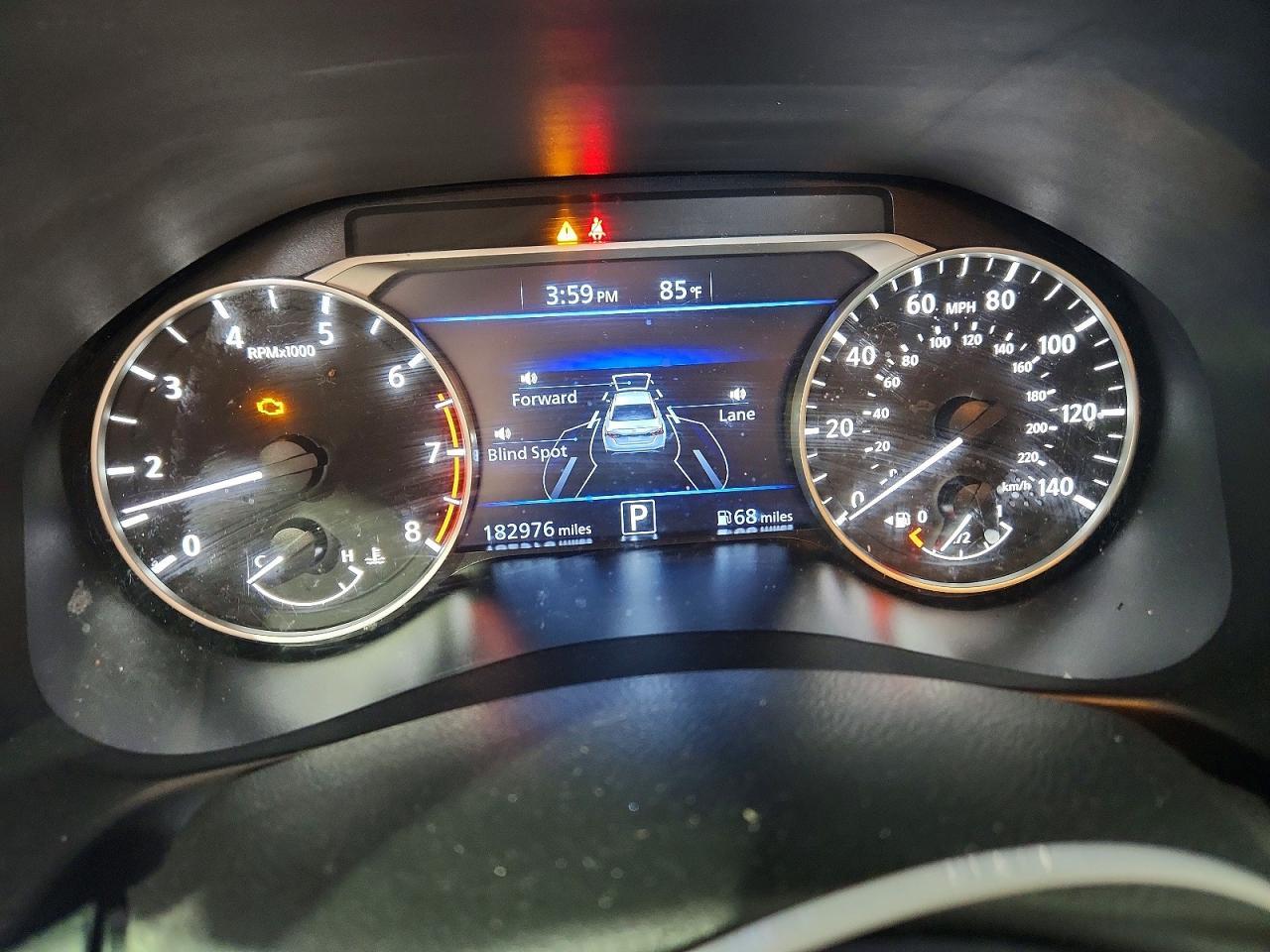 2022 Nissan Altima Sr - zdjęcie 9
