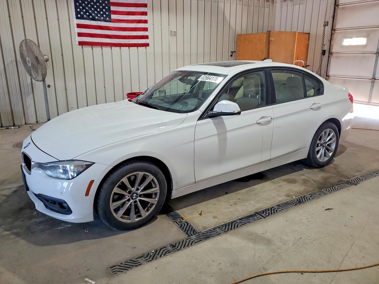 2017 BMW Seria 3 320i - zdjęcie główne