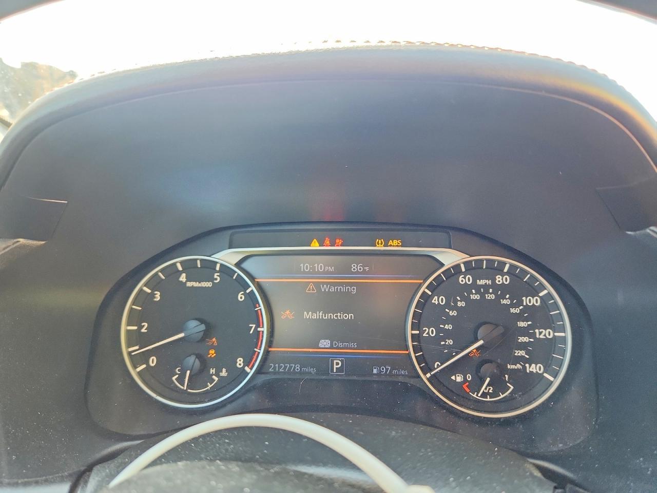 2020 Nissan Altima Sr - zdjęcie 9
