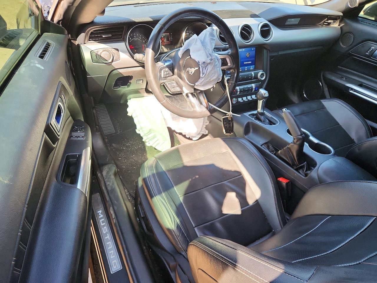 2022 Ford Mustang - zdjęcie 8