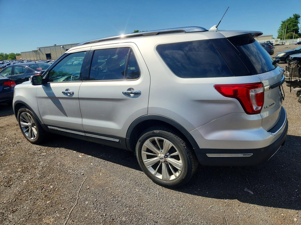 2018 Ford Explorer Limited - zdjęcie 2