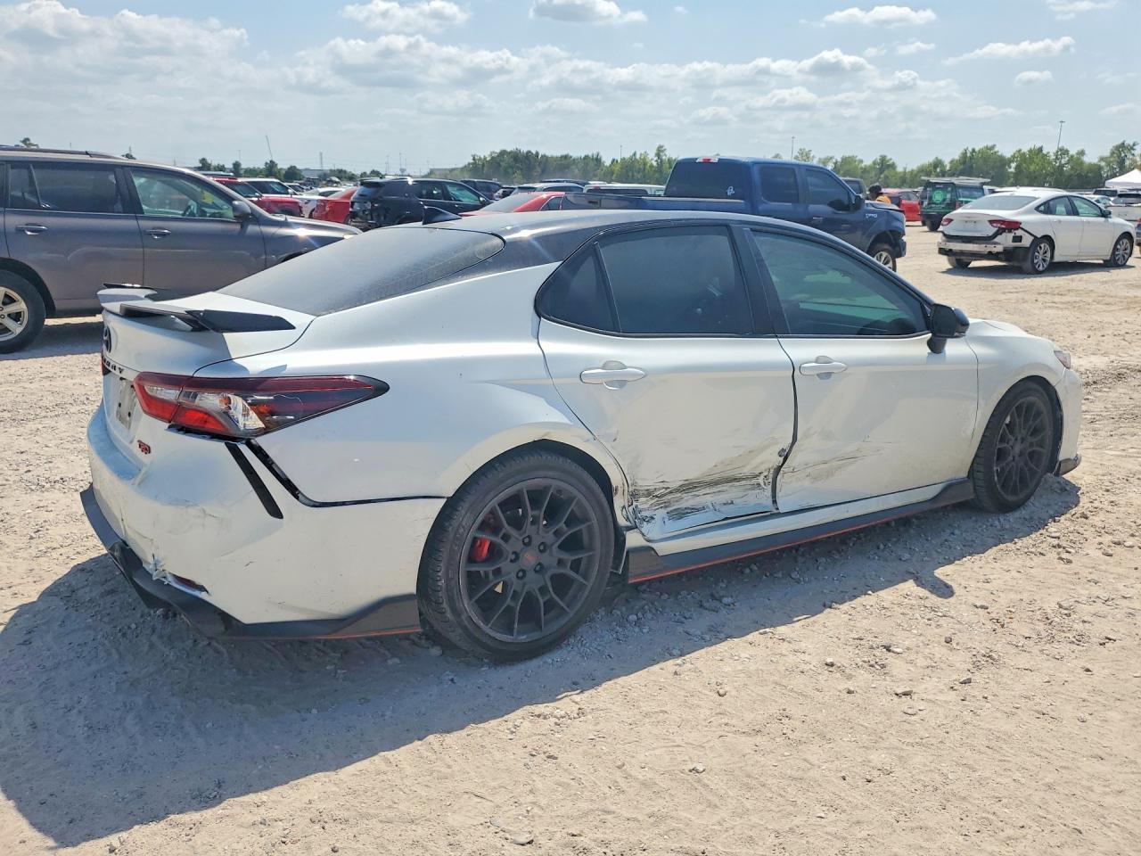 2021 Toyota Camry Trd - zdjęcie 3