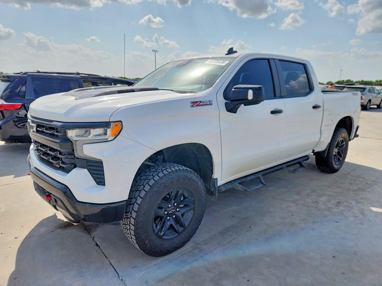 2022 Chevrolet Silverado K1500 Lt Trail Boss - zdjęcie główne