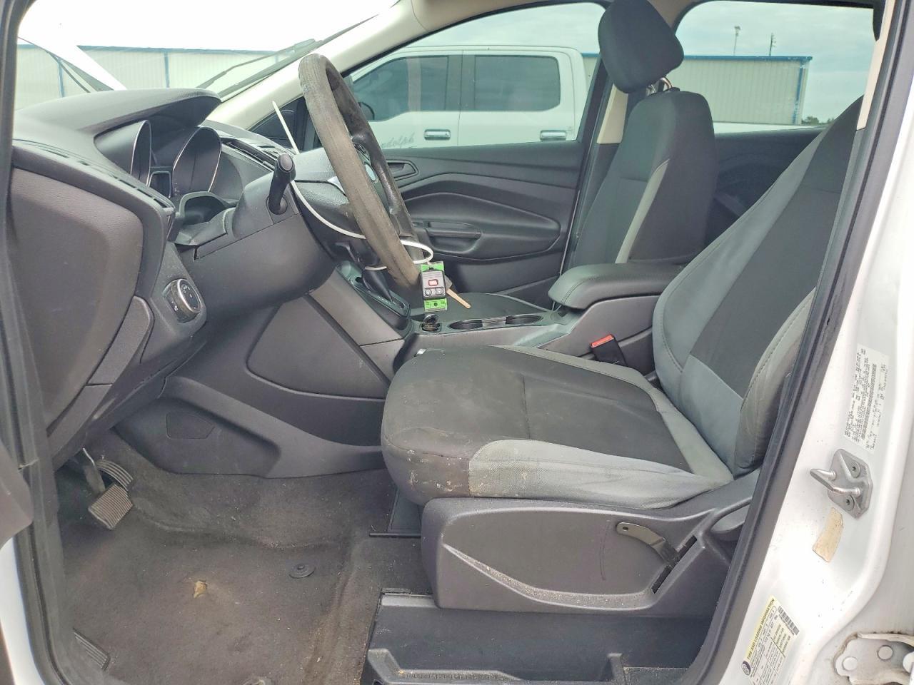 2016 Ford Escape S - zdjęcie 7