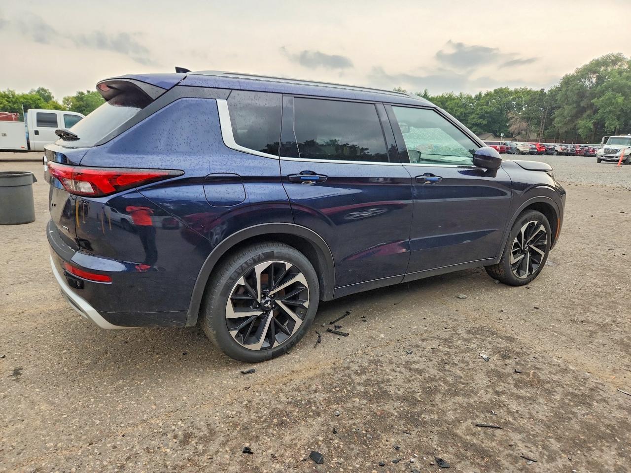 2022 Mitsubishi Outlander Sel - zdjęcie 3