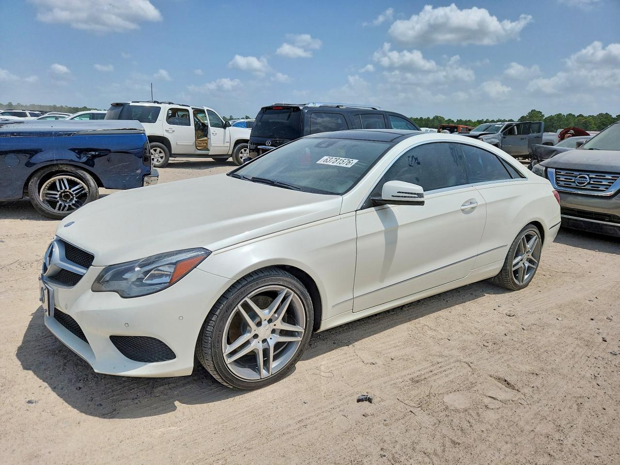 2014 Mercedes-Benz E 350 - zdjęcie główne