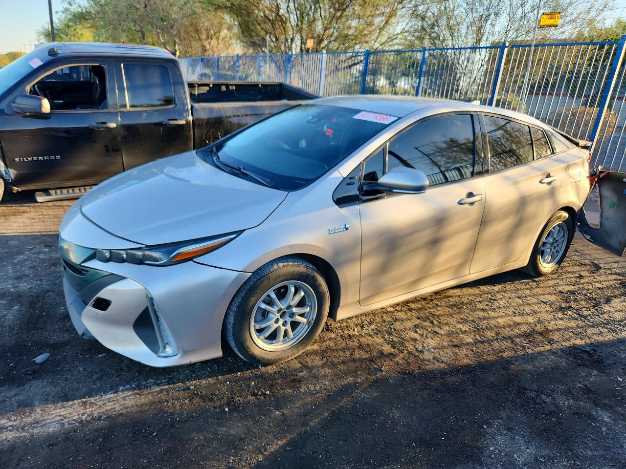 2017 Toyota Prius Prime - zdjęcie główne