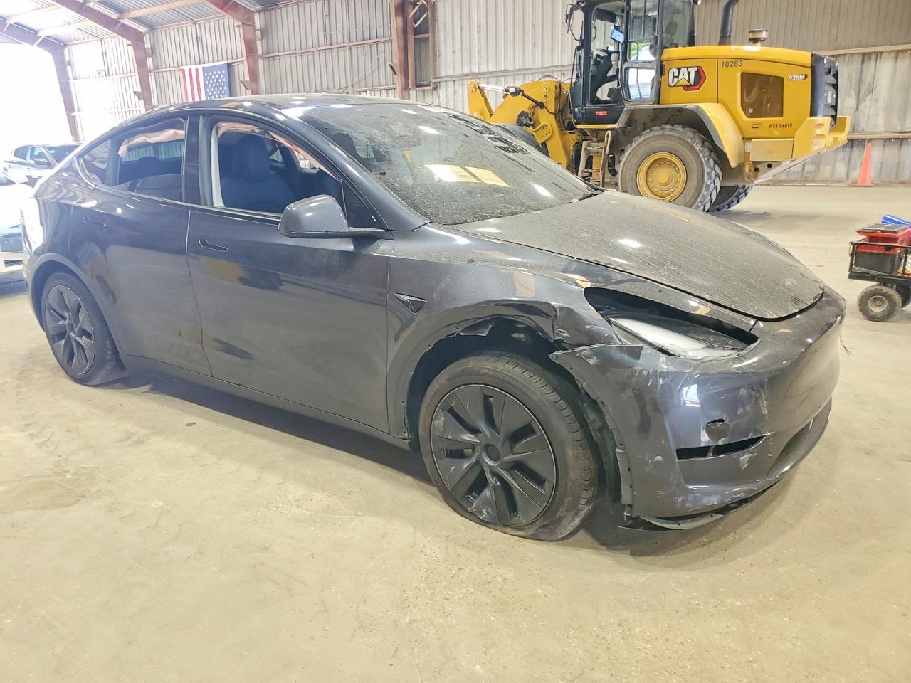 2025 Tesla Model Y - zdjęcie 4