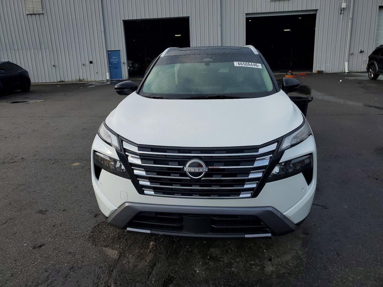 2025 Nissan Rogue Sl - zdjęcie 5