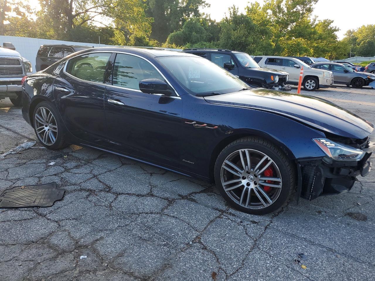 2021 Maserati Ghibli S - zdjęcie 4