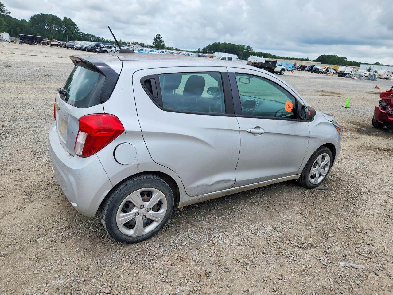 2020 Chevrolet Spark Ls - zdjęcie 3