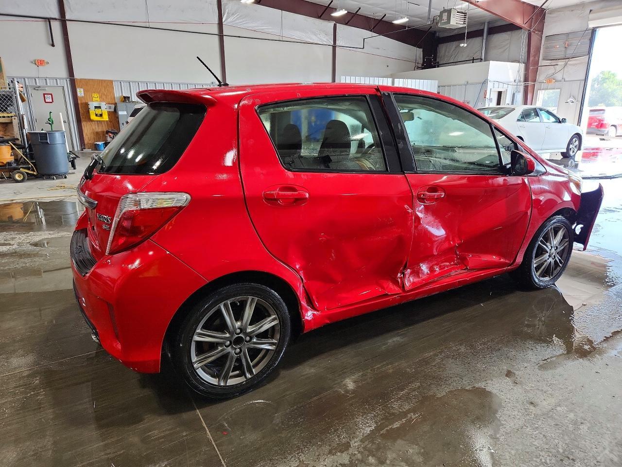 2013 Toyota Yaris 5-Door Se - zdjęcie 3