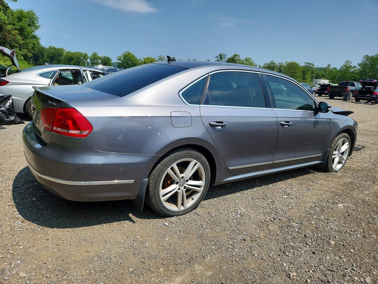 2015 Volkswagen Passat Sel - zdjęcie 3