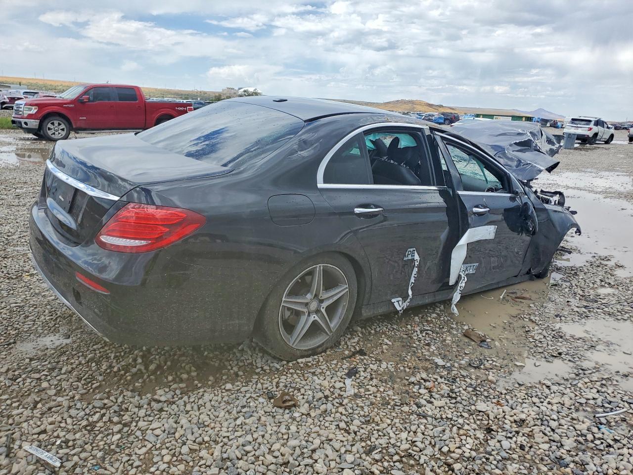 2017 Mercedes-Benz E 300 - zdjęcie 3