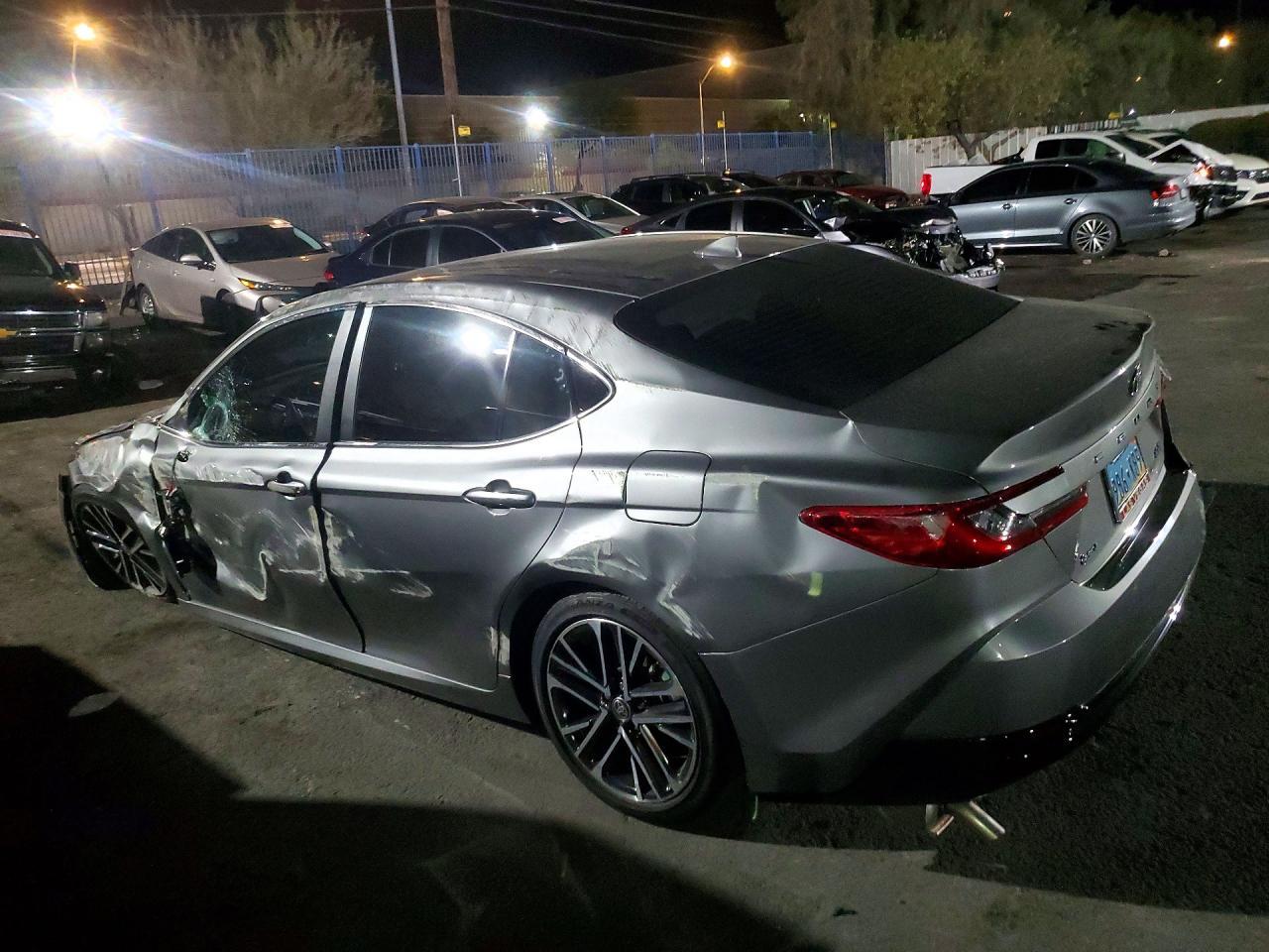 2026 Toyota Camry Xle - zdjęcie 2