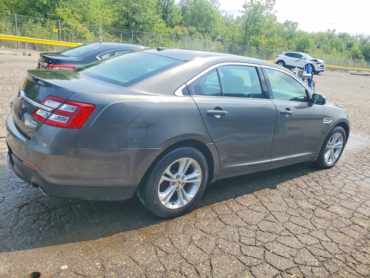 2015 Ford Taurus Sel - zdjęcie 3