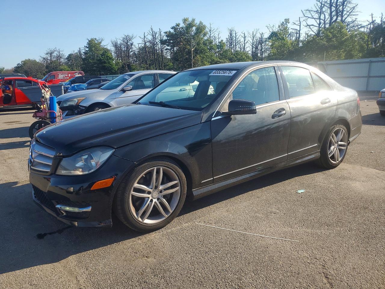 2013 Mercedes-Benz C 300 4Matic - zdjęcie główne