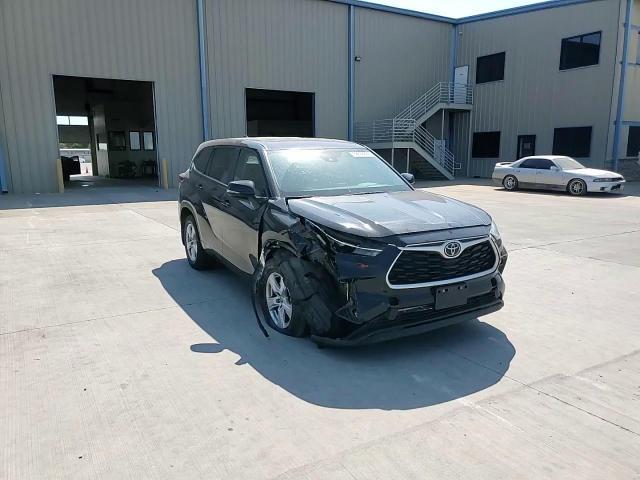 2023 Toyota Highlander Le - zdjęcie 14