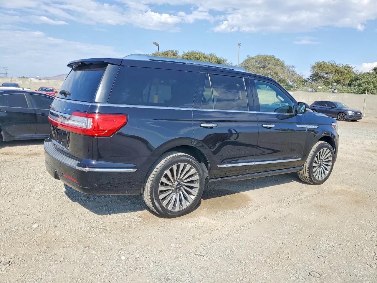 2019 Lincoln Navigator Reserve - zdjęcie 3