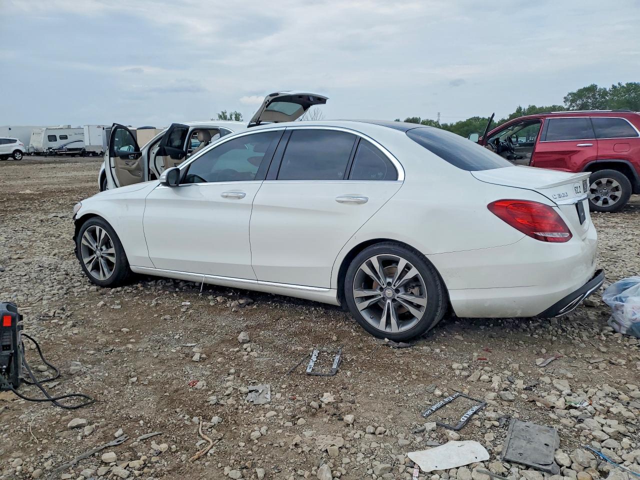 2015 Mercedes-Benz C 300 - zdjęcie 2