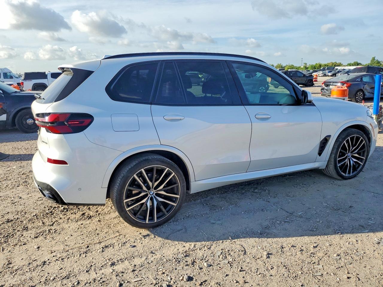 2025 BMW X5 xDrive40I - zdjęcie 3