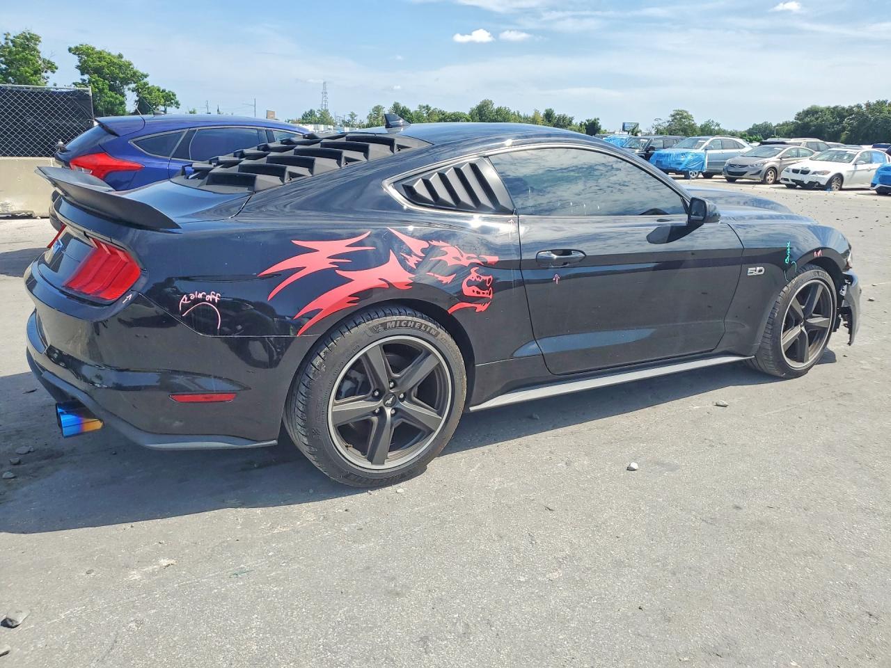 2021 Ford Mustang Gt - zdjęcie 3