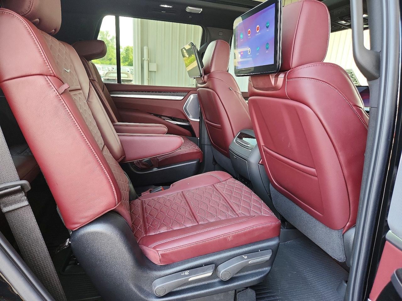 2025 Cadillac Escalade Sport - zdjęcie 10