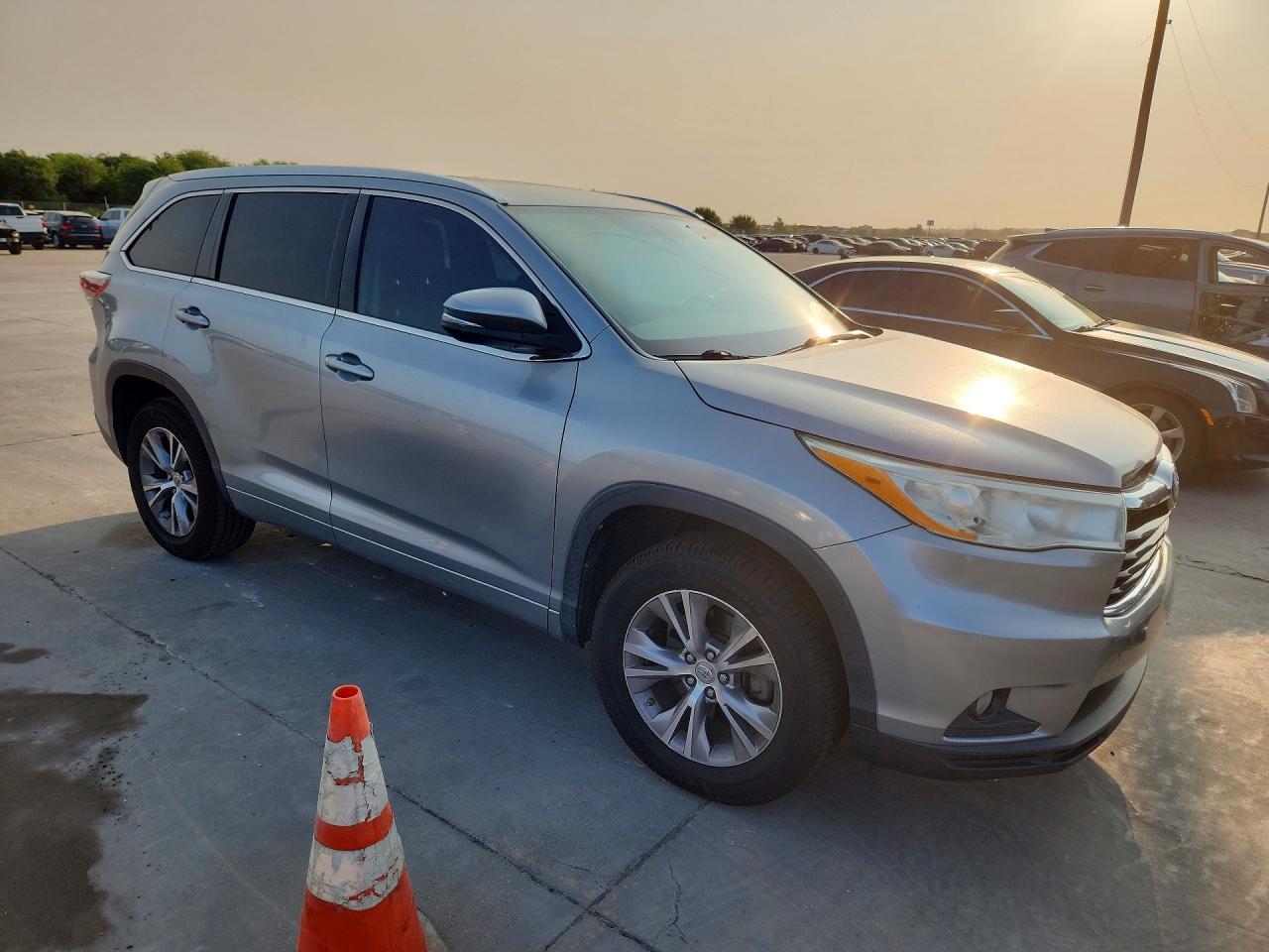 2015 Toyota Highlander Xle - zdjęcie 4