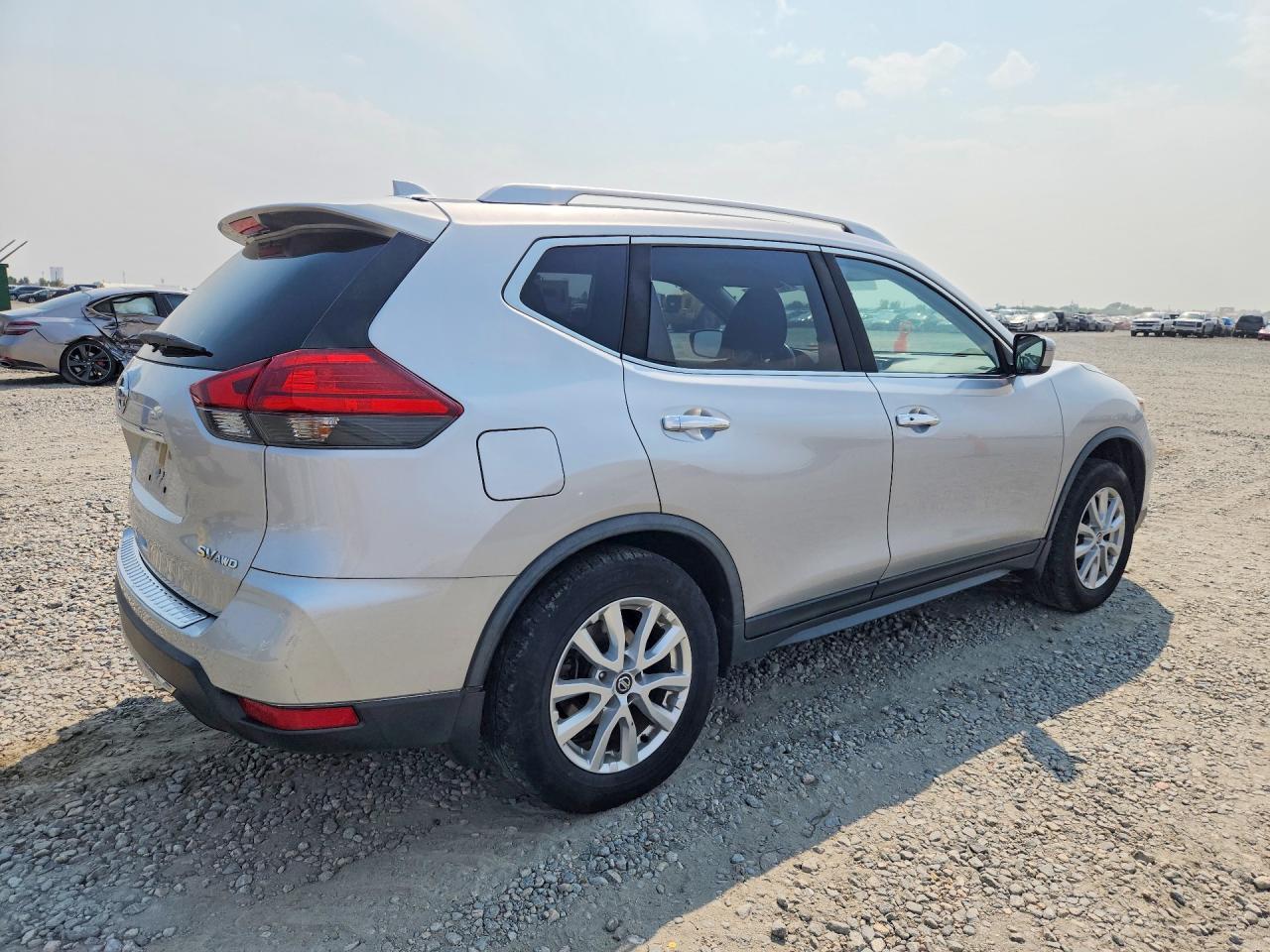 2017 Nissan Rogue Sv - zdjęcie 3