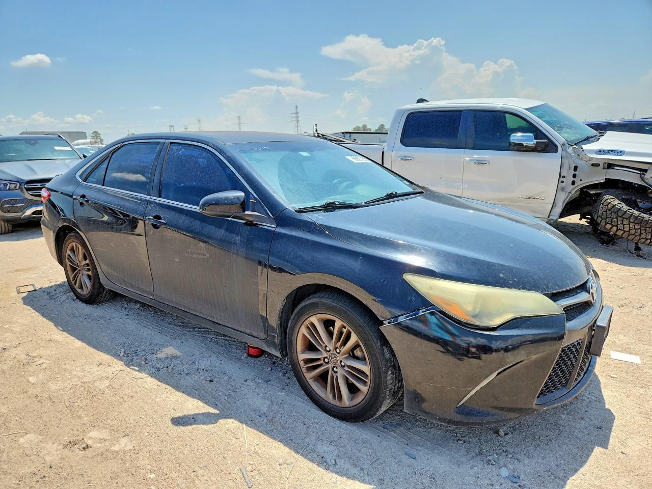 2016 Toyota Camry Se - zdjęcie 4