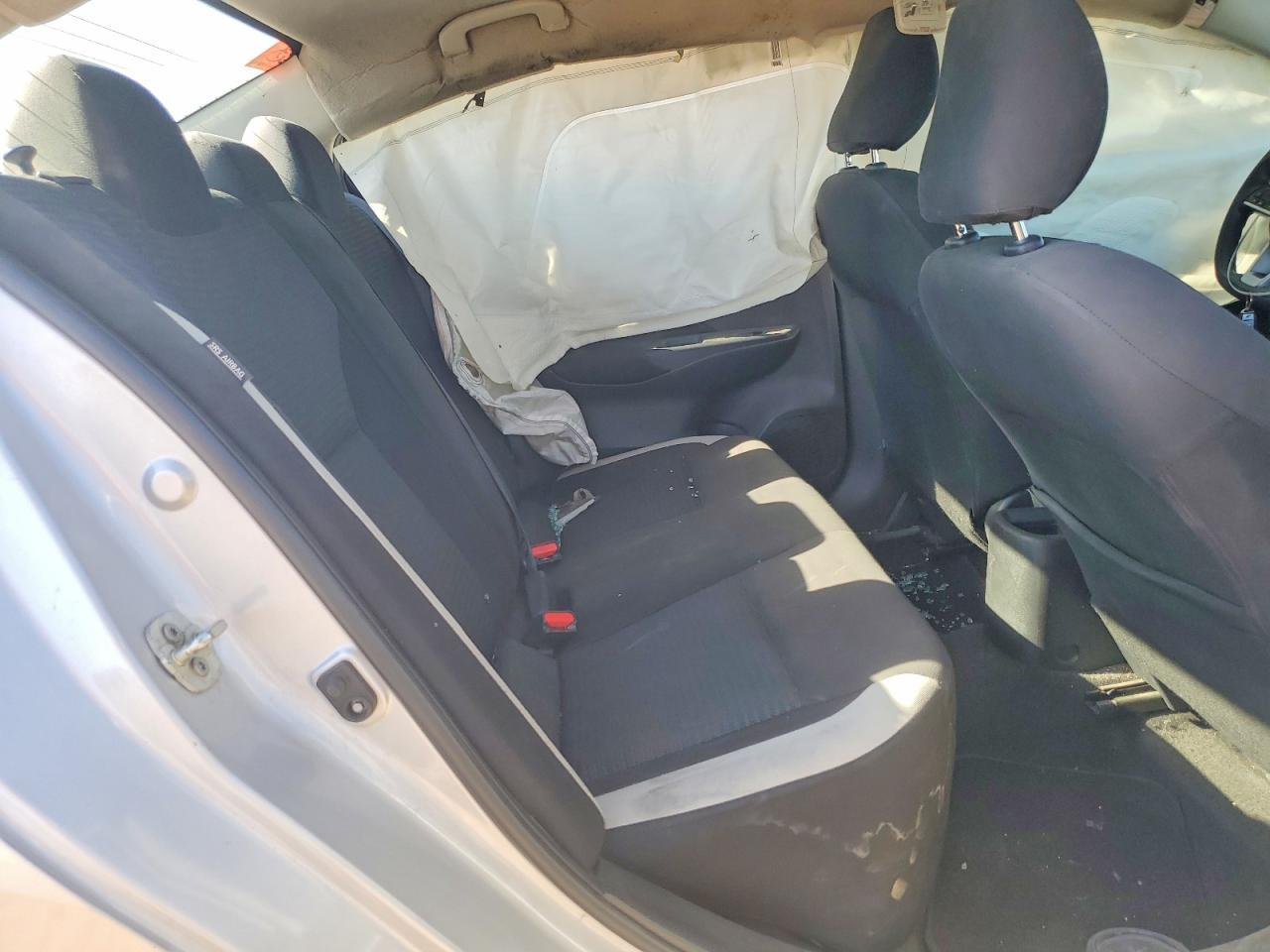 2021 Nissan Versa Sv - zdjęcie 10
