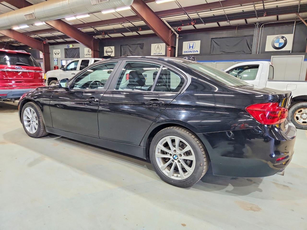 2017 BMW Seria 3 320i - zdjęcie 2