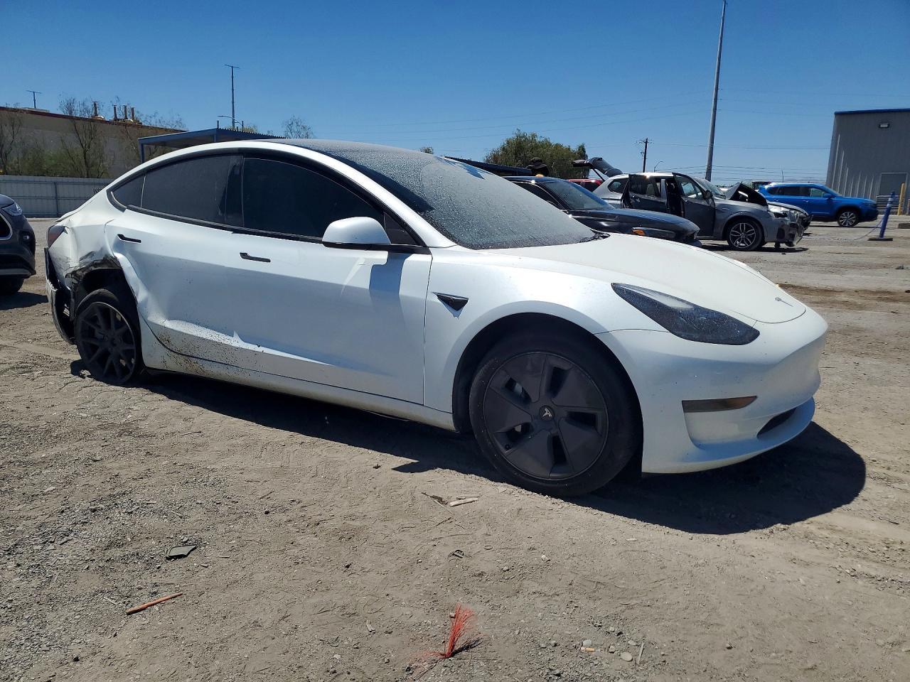 2023 Tesla Model 3 - zdjęcie 4