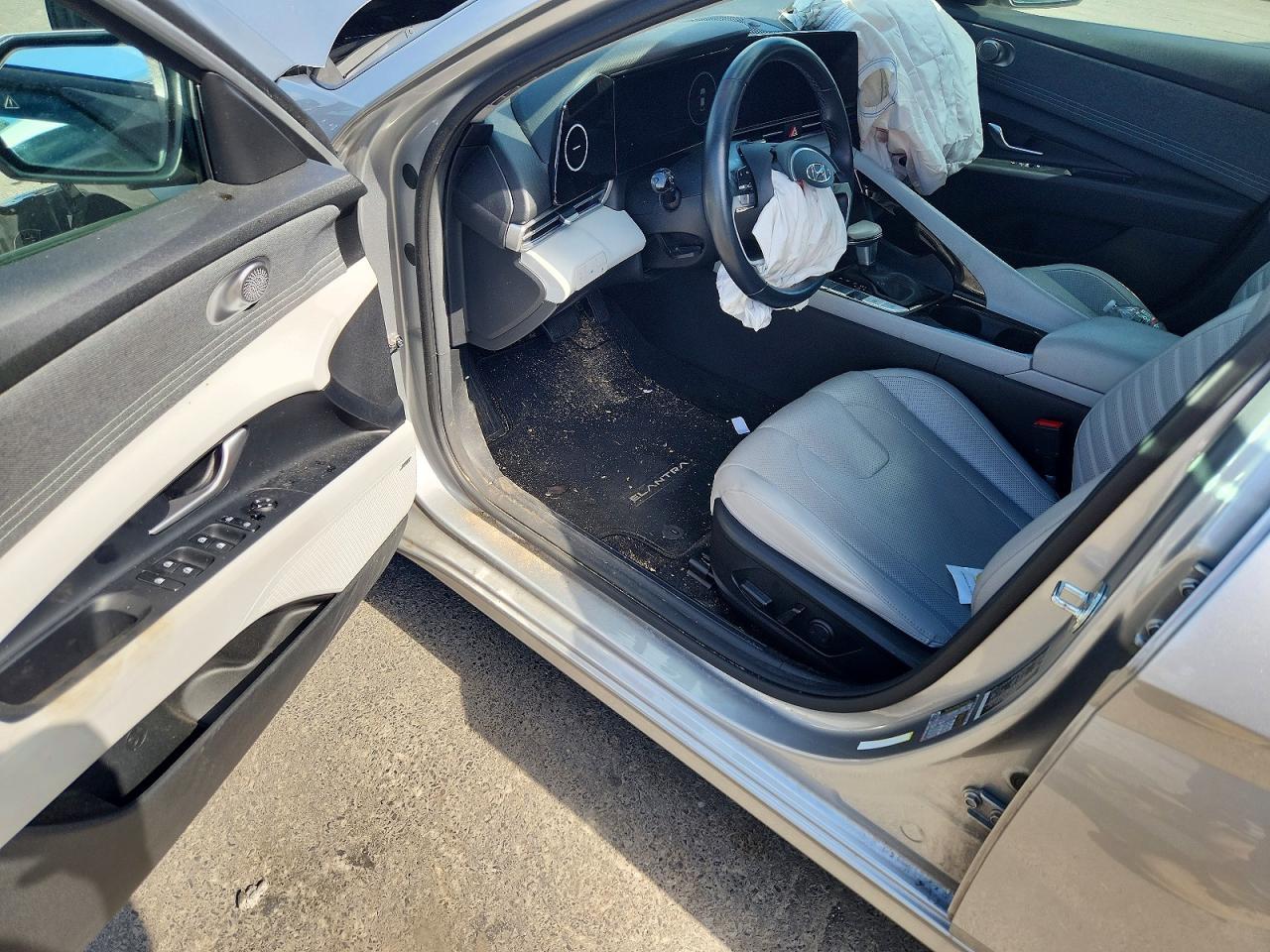 2022 Hyundai Elantra Limited - zdjęcie 8