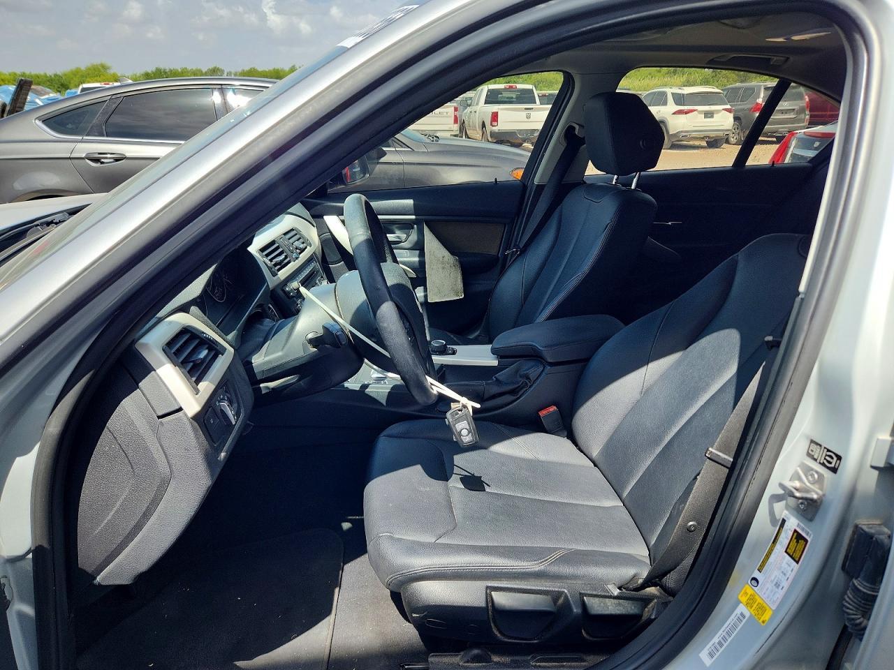 2014 BMW 320 I - zdjęcie 7