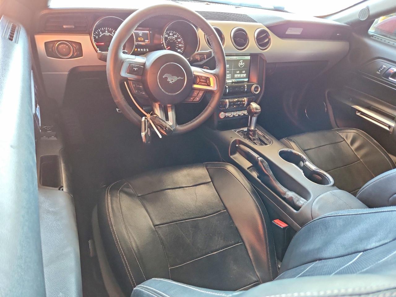 2015 Ford Mustang - zdjęcie 8