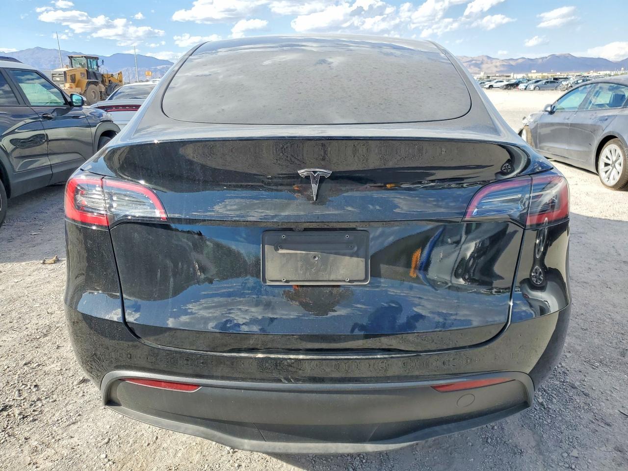 2025 Tesla Model Y - zdjęcie 6