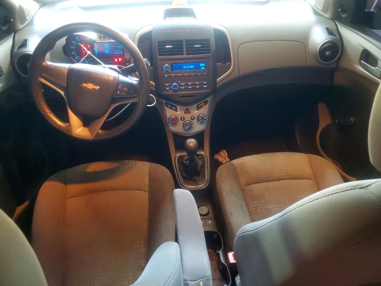 2016 Chevrolet Sonic Ls - zdjęcie 8