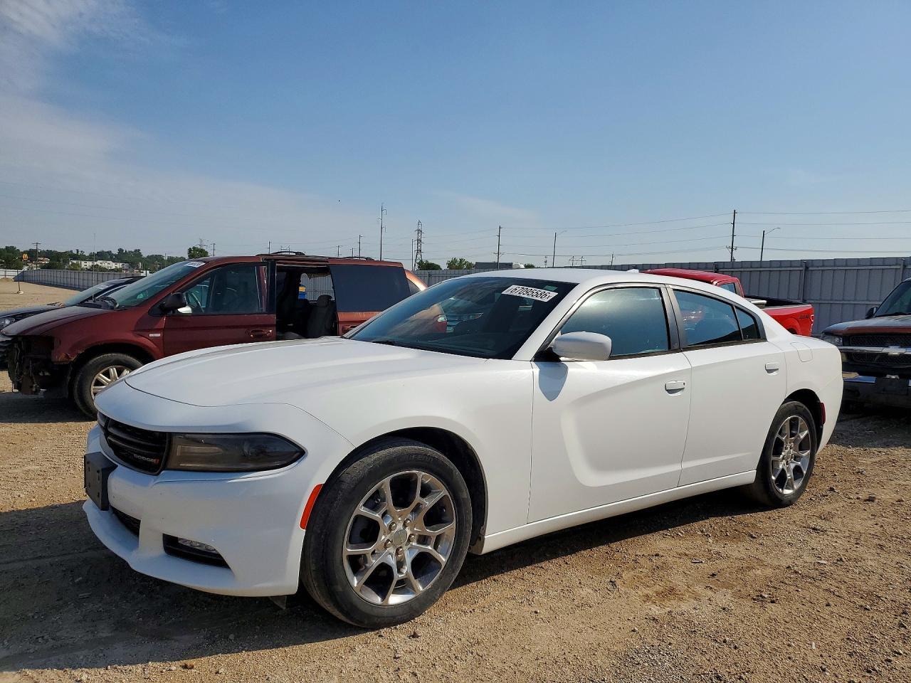 2016 Dodge Charger Sxt - zdjęcie główne