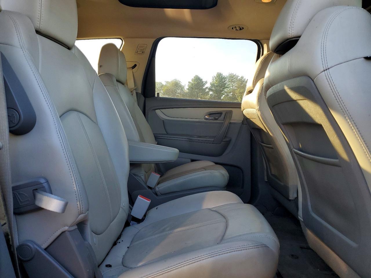 2016 Chevrolet Traverse Lt - zdjęcie 11