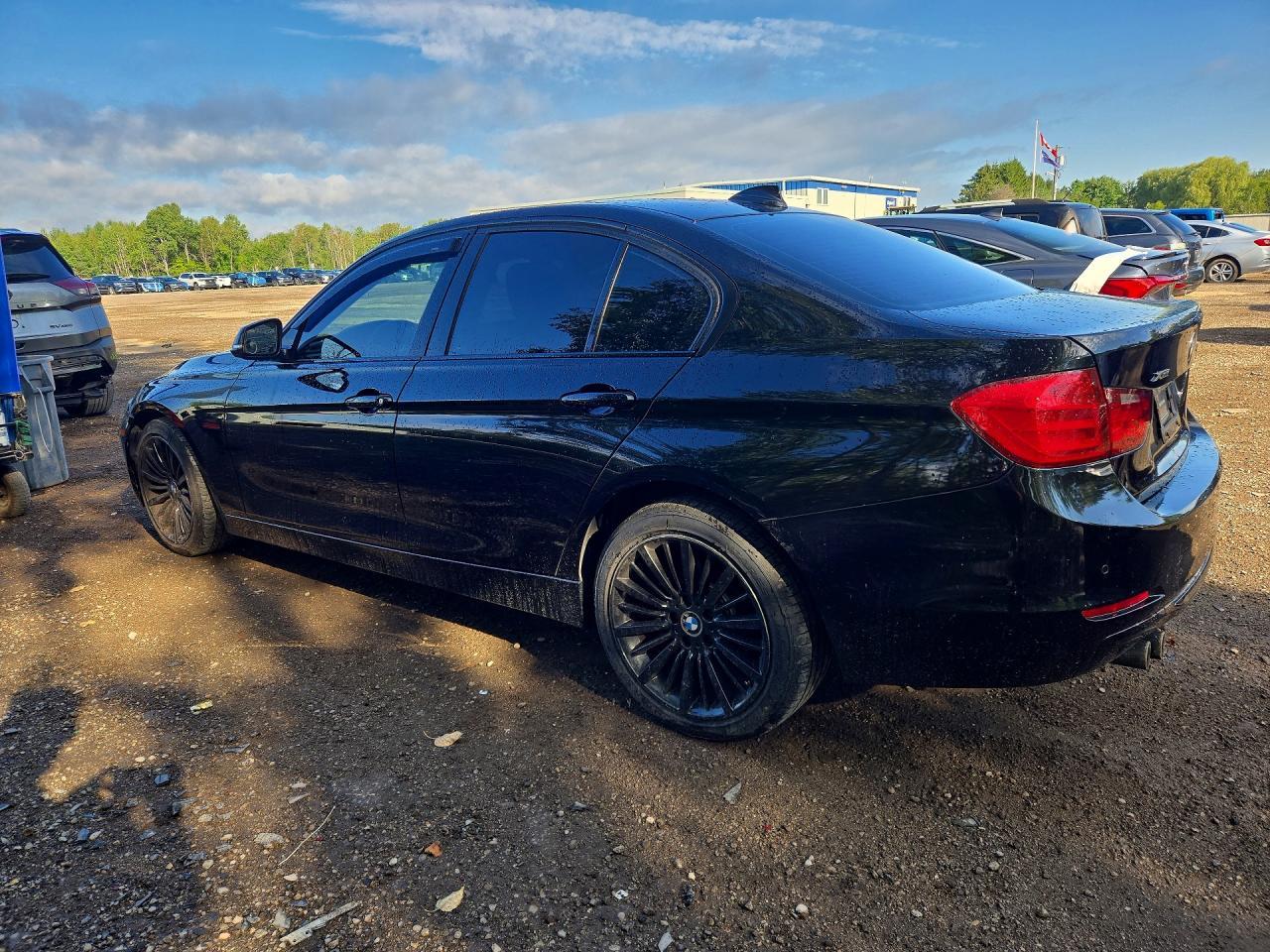 2014 BMW 328 Xi - zdjęcie 2