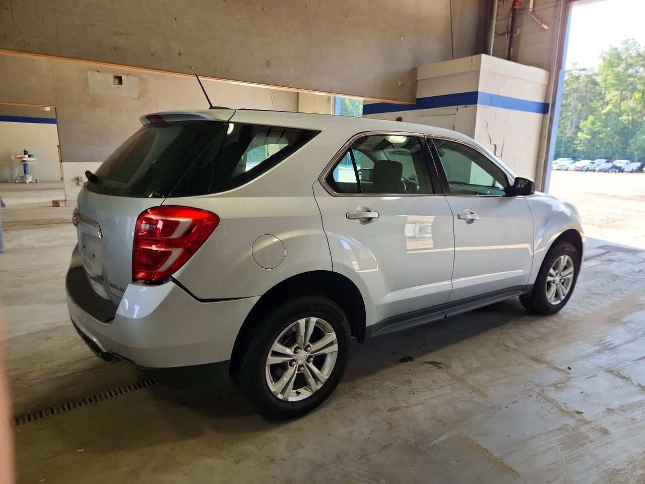 2016 Chevrolet Equinox Ls - zdjęcie 3