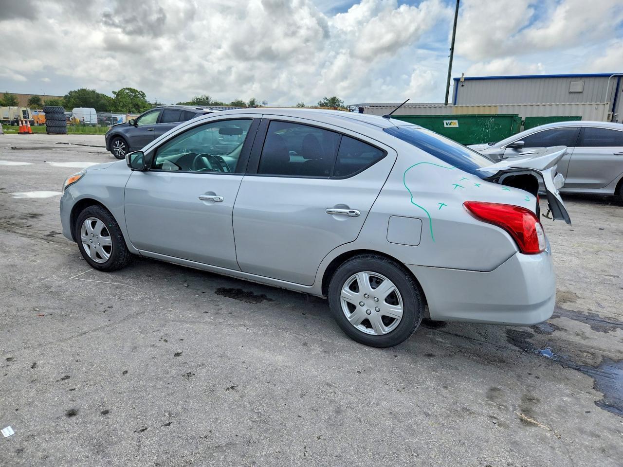 2019 Nissan Versa Sv - zdjęcie 2